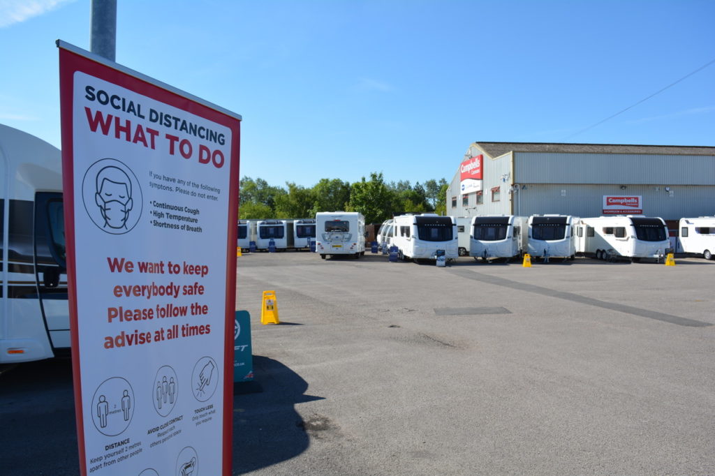 Social distancing banner